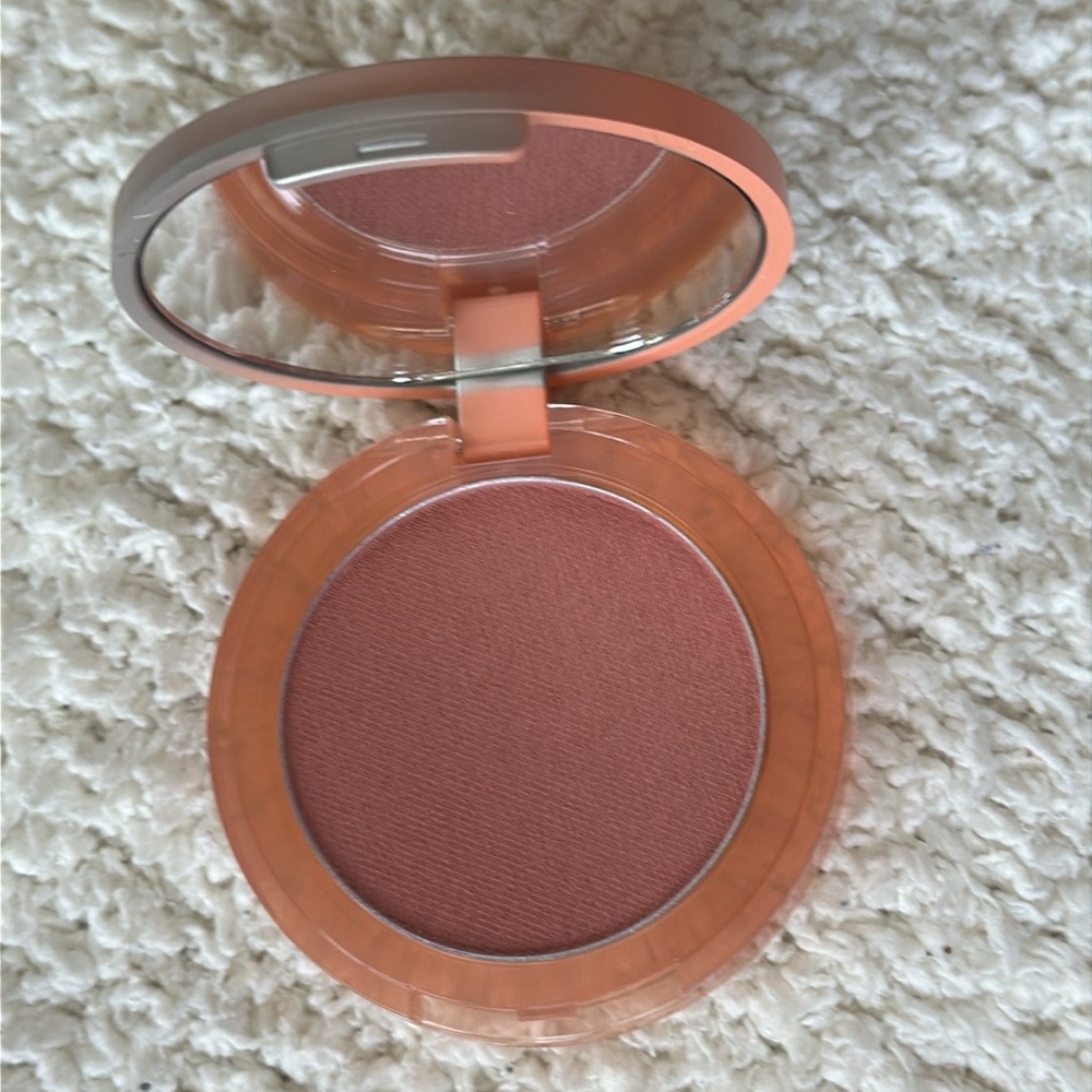 BNIB- Item Beauty by Addison Rae Blush- It’s Verified